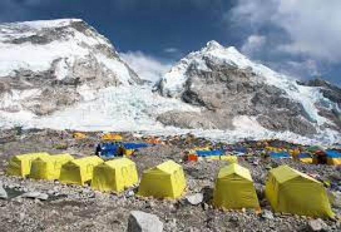trekking-the-roof-of-the-world-the-everest-base-camp-expedition-big-0