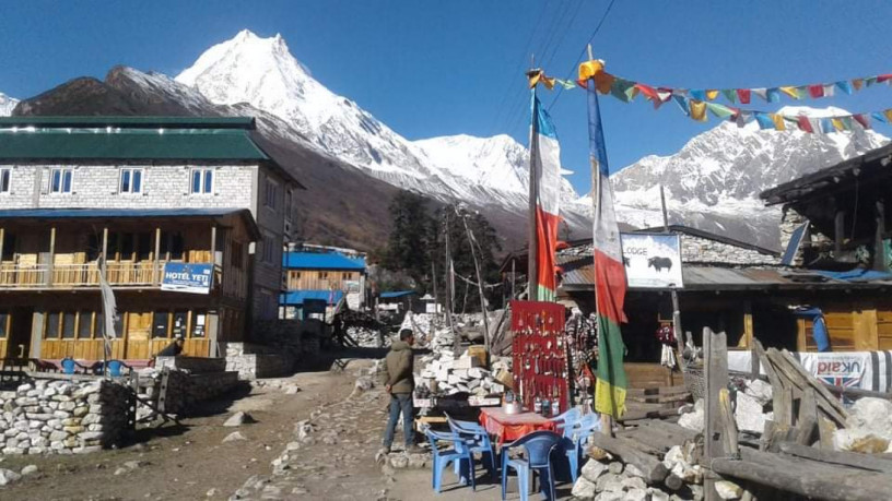 manaslu-circuit-trek-big-0